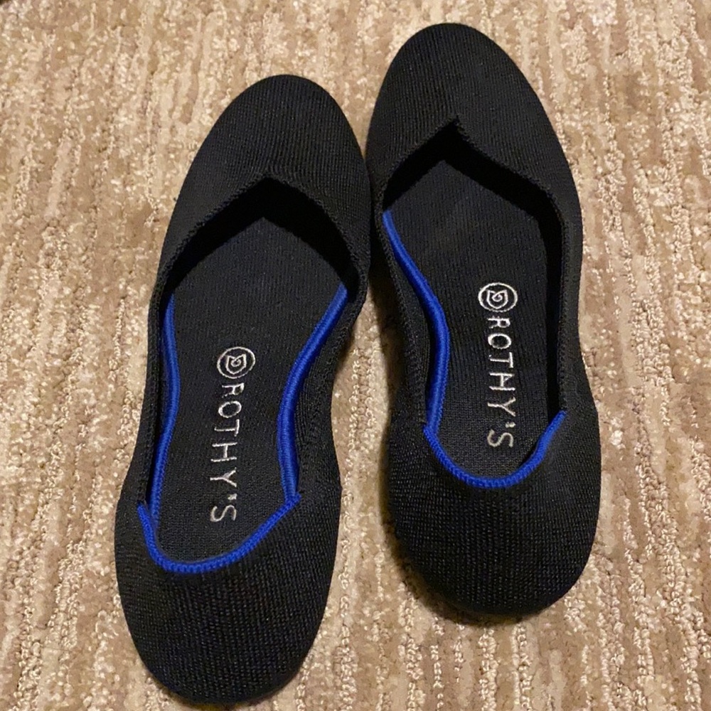 * Read Description* Women’s Rothy’s Size 7 - Black
